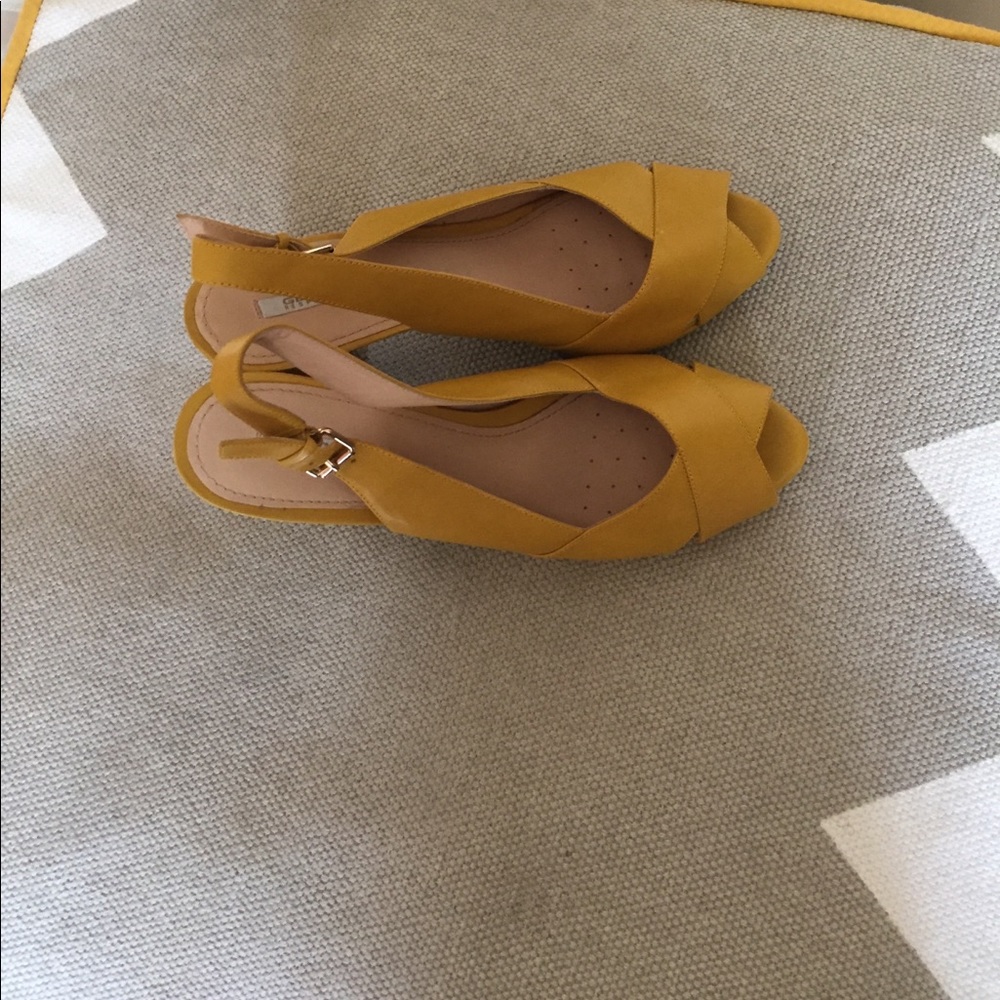 Mustard Yellow sling back heels