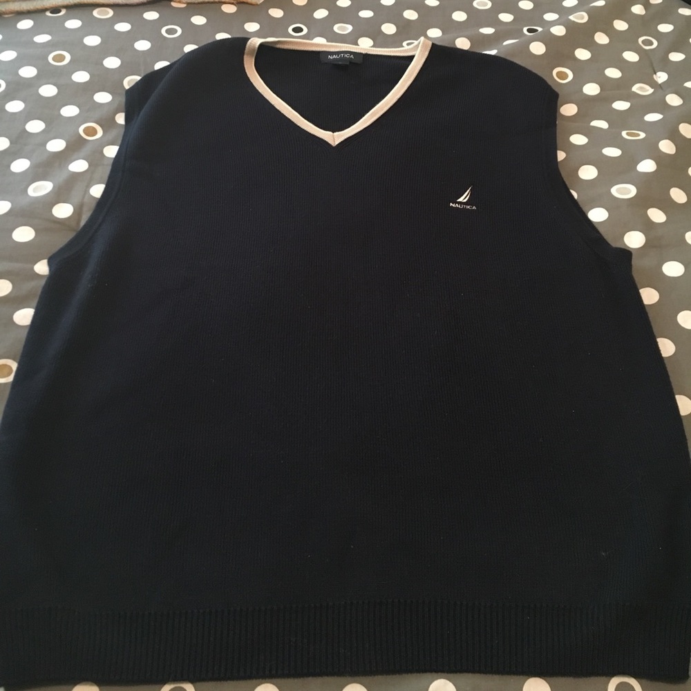 Black and grey men's Nautica sweater vest!
