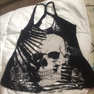 Criss cross pearly skull top