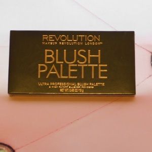Makeup revolution blush palette