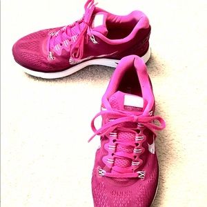 Nike women's Lunarglide 5 running/walking sneaker