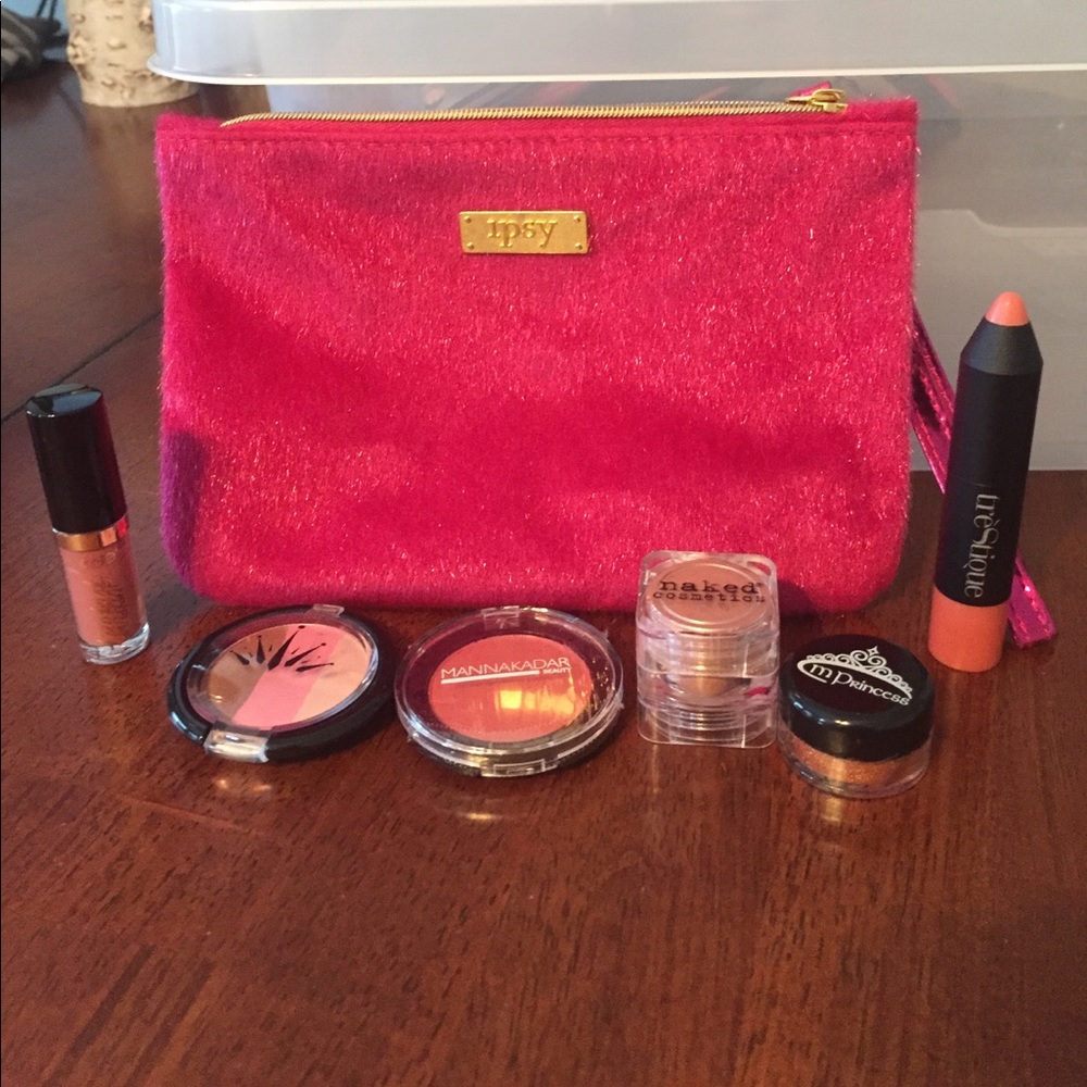 Ipsy bag with 6 samples
