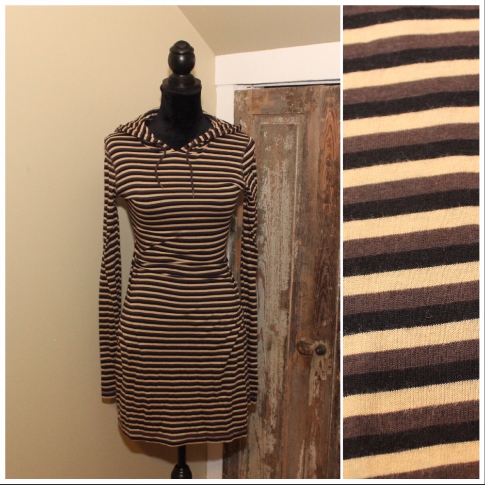 Long sleeve hooded dress