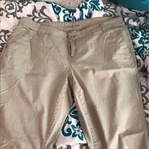 Maurice's khakis