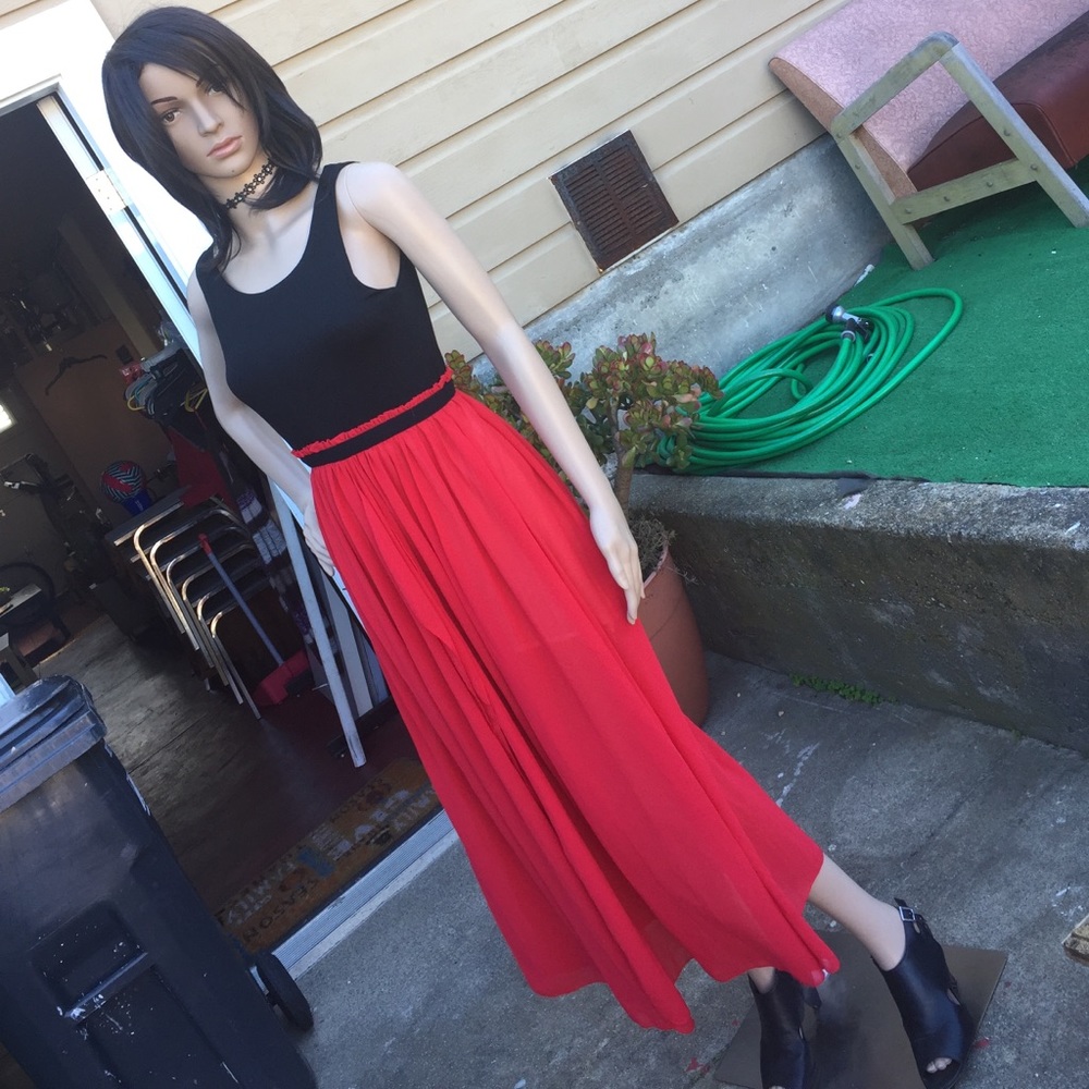 Black & Red Maxi Sleeveless Dress