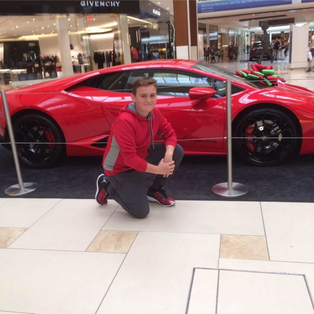 Meet your Posher, Sebastian