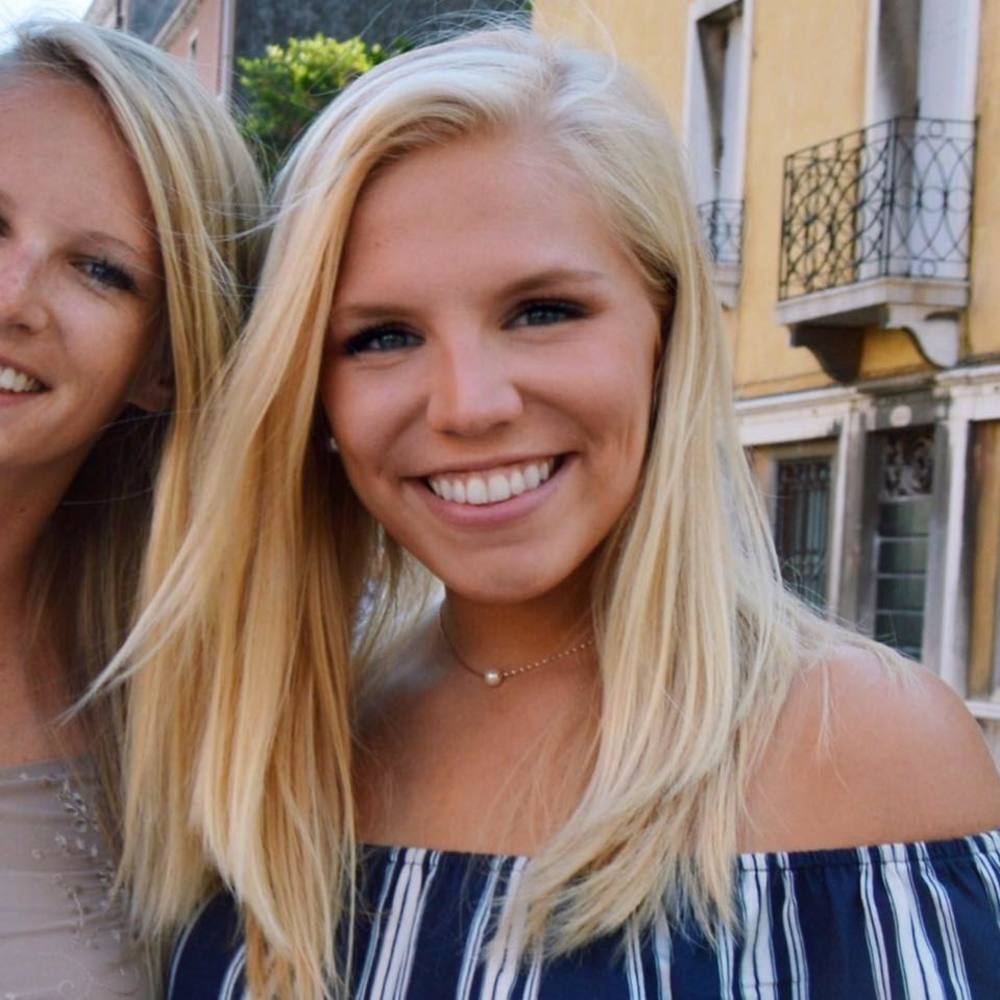 Meet your Posher, Elizabeth