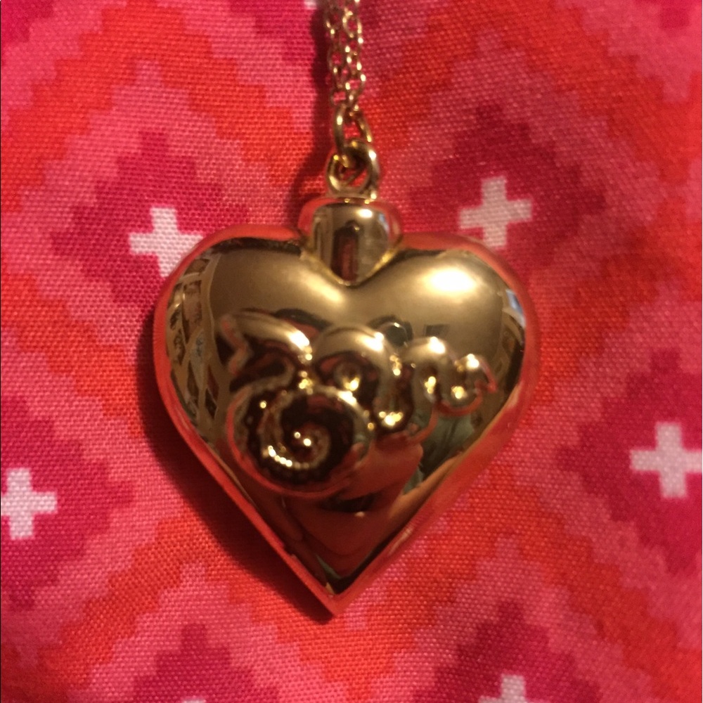 lana del rey cocaine rosary necklace