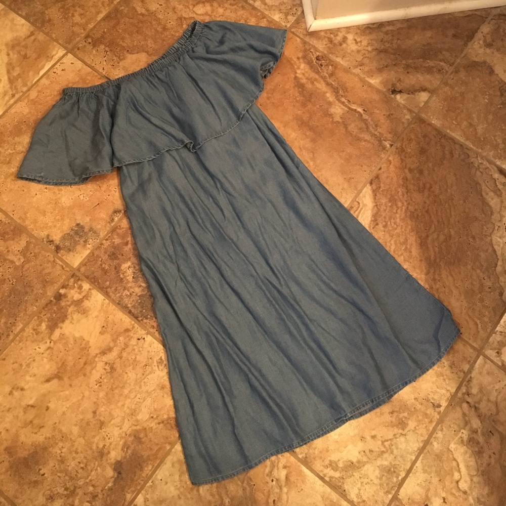 SOLD Old Navy off the shoulder chambray dress