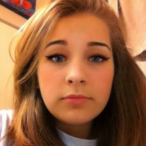 Meet your Posher, Emmi