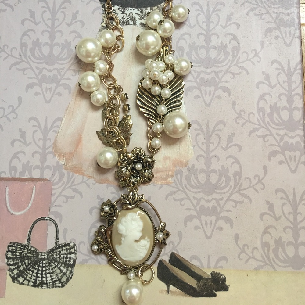 Bundle Of Different Pearl's - image 1