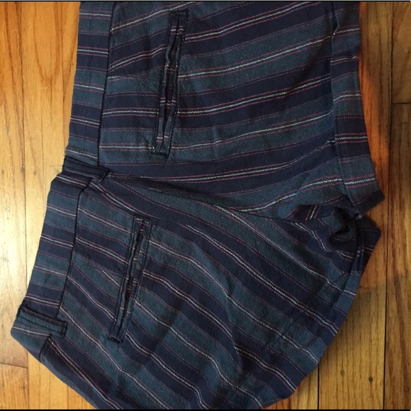 Stripped colorful shorts - Picture 4 of 4