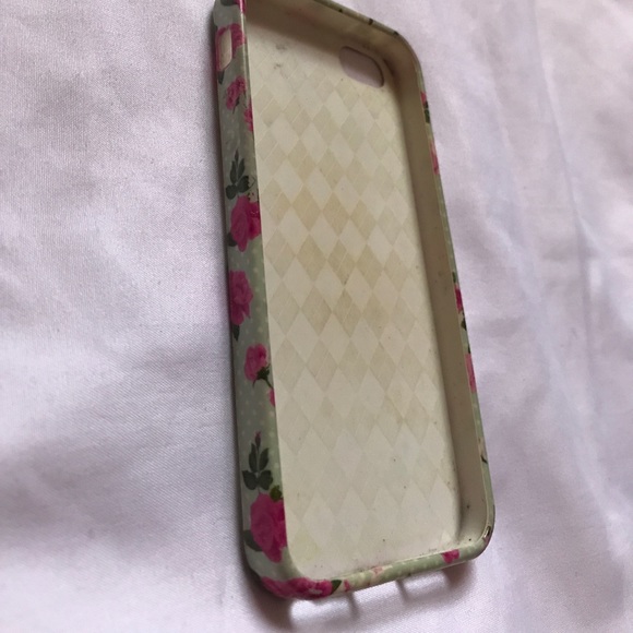 CLOSET CLOSING 3 iPhone 5/5s/5e cases - Picture 5 of 7