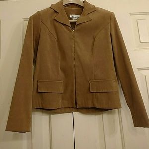 allison-che Other - Suit - Size 6P allison-che Other - Suit - Size 6P