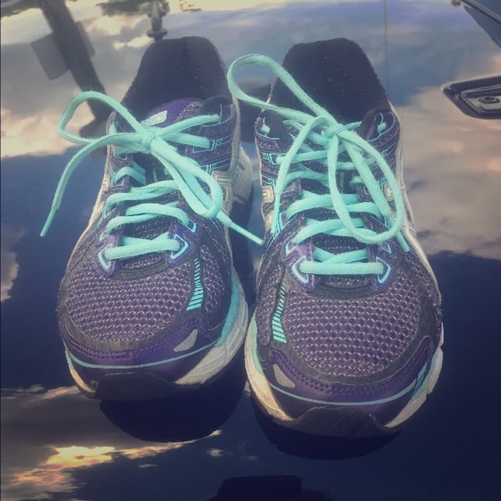 Asics GT 2000 size 7 women's