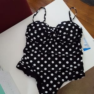 Catalina Swimsuit NWT Plus 22/24