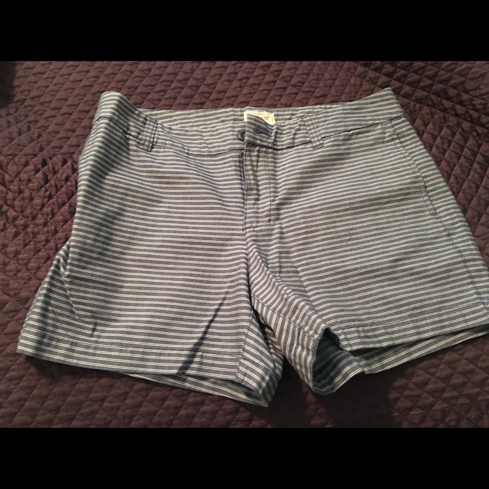 Gap size 8 shorts