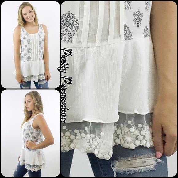 CLEARANCE‼️ Mixed Print & Lace Trim Ruffle Hem Top - Picture 4 of 4
