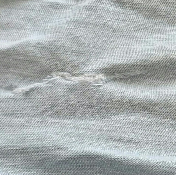 Light washed tattered jeans - Picture 2 of 2