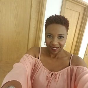 Meet your Posher, Steph