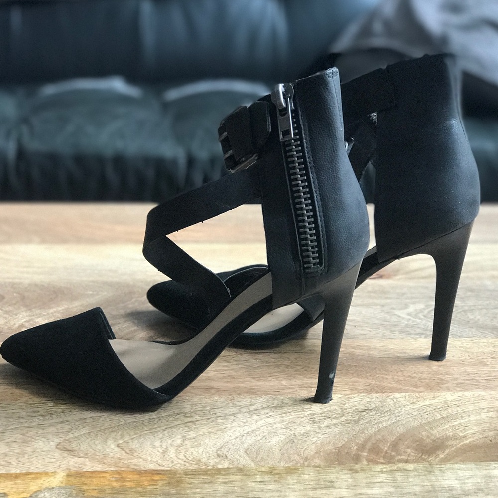 Joe's black leather and suede strappy pumps