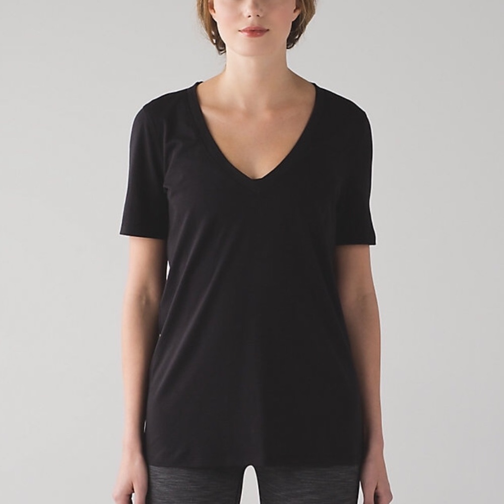 lululemon Love Tee IV black v-neck size 4