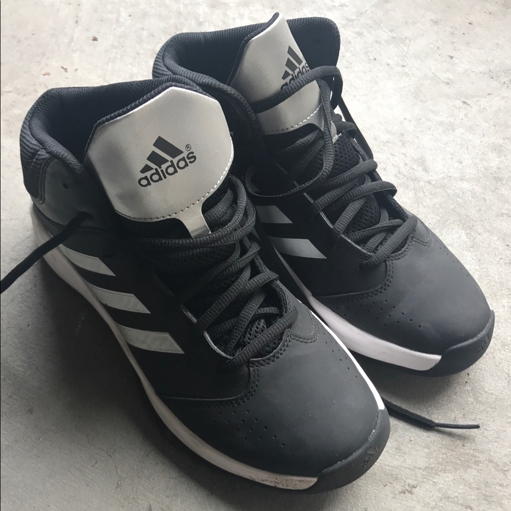 Adidas Men's Isolation 2 Basketball Shoes US 8