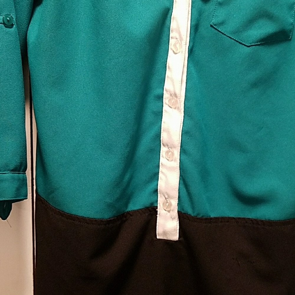 Blouse - Picture 2 of 3