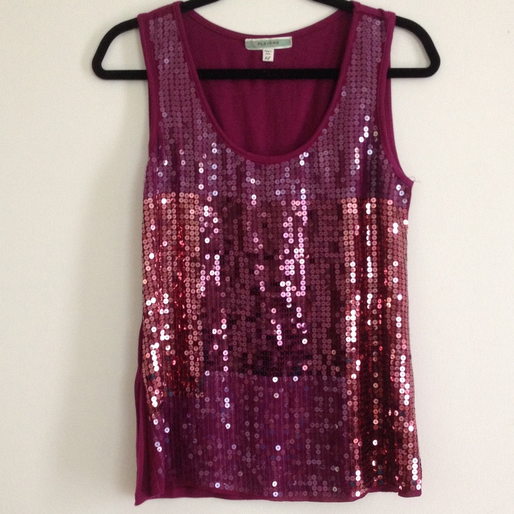 XS sleeveless sequin top. Magenta color.
