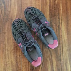 Under LN Athletic Shoes