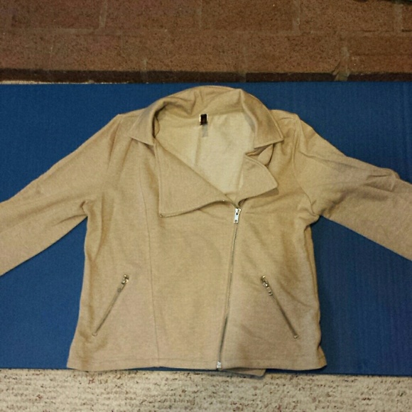 Light tan jacket - Picture 1 of 2