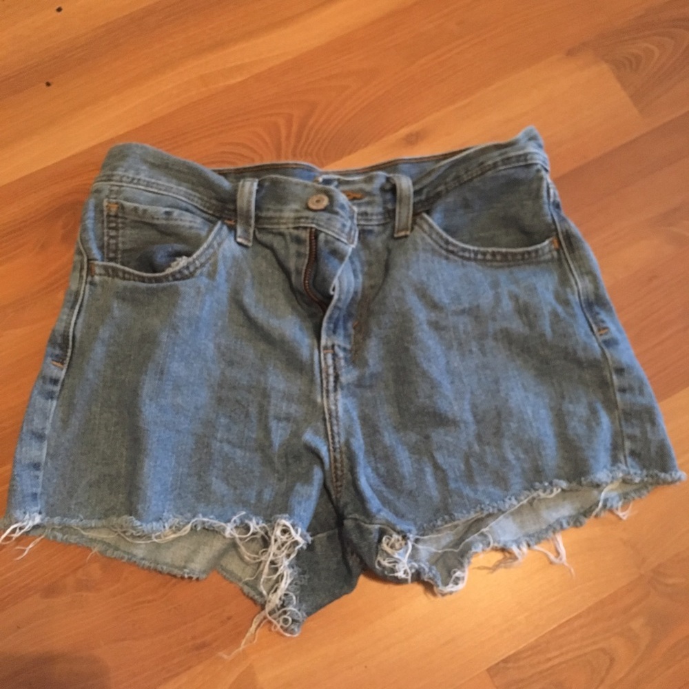Levi high waisted shorts