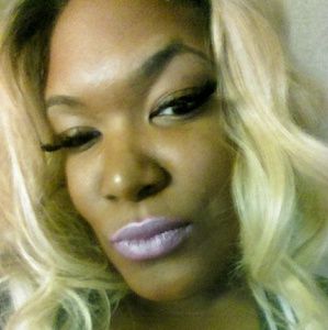 Meet your Posher, Whitney