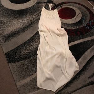 Beautiful T-strap sun dress comes w/ under skirt