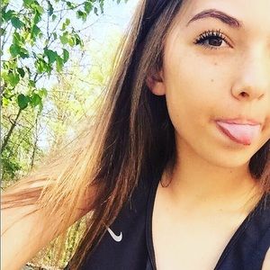 Meet your Posher, Courtney