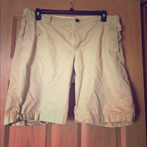 Old Navy size 16 Khaki Bermuda shorts