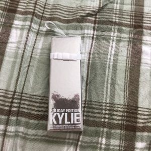 Kylie matte liquid lipstick & lip liner