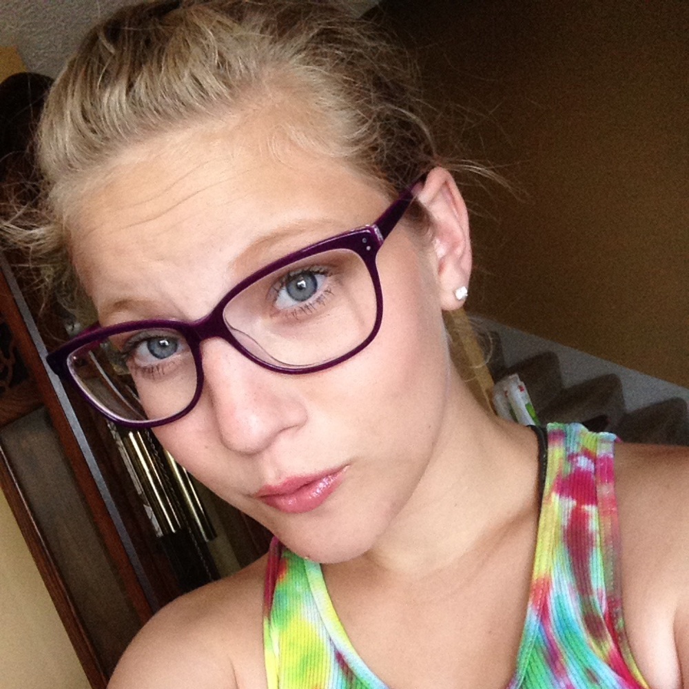 Meet your Posher, Hannah