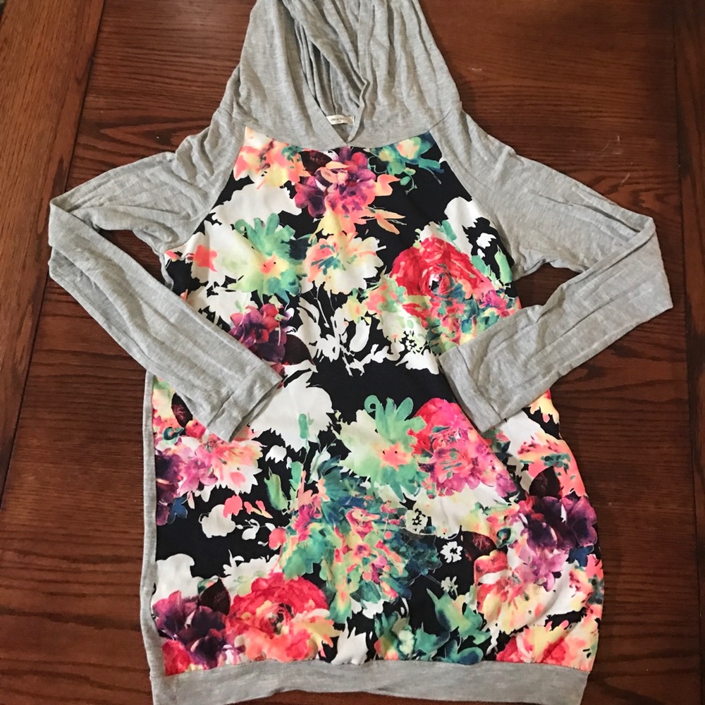 Floral tissue hoodie