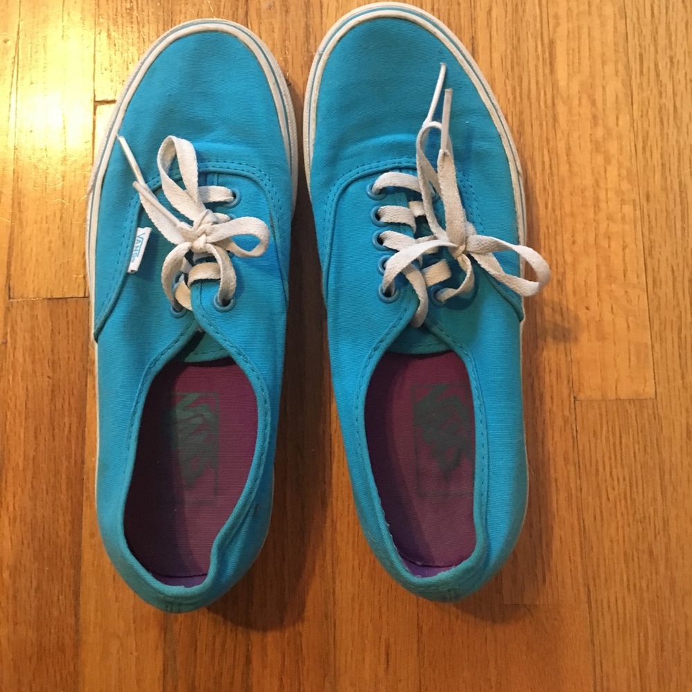 VINTAGE BLUE VANS