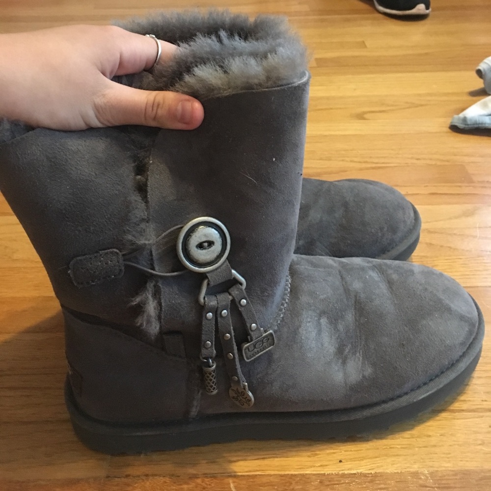 NEWER STYLED UGGS