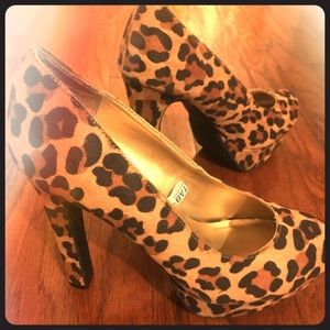 Leopard pumps