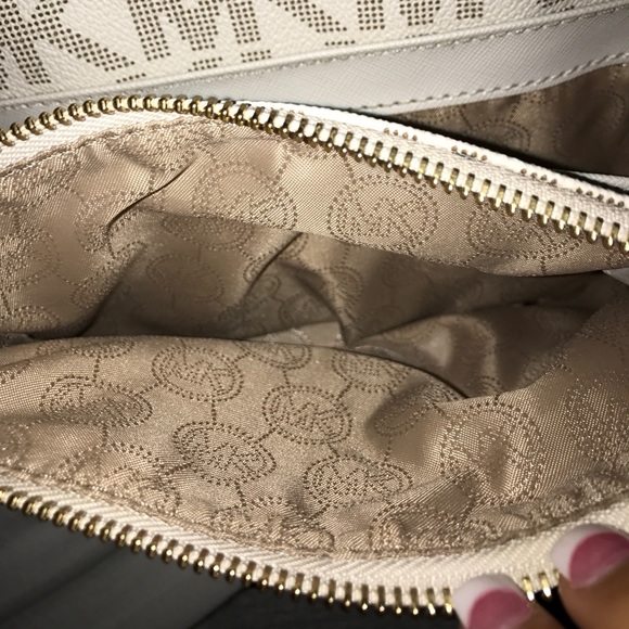 Michael Kors Crossbody Bag - Picture 3 of 4