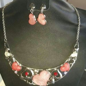 Gorgeous heart bib stainless steel necklace set.