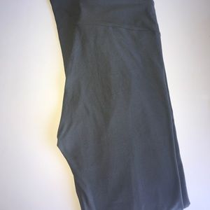 LuLaRoe dark solid grey leggings