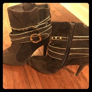 Heel boots
