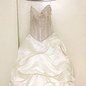 Wedding dress