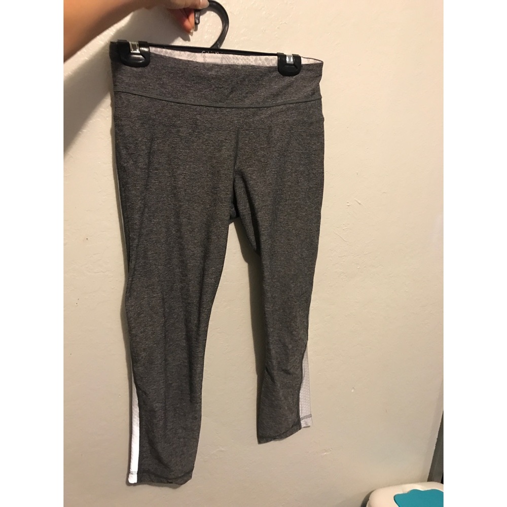 Lululemon grey cropped leggings