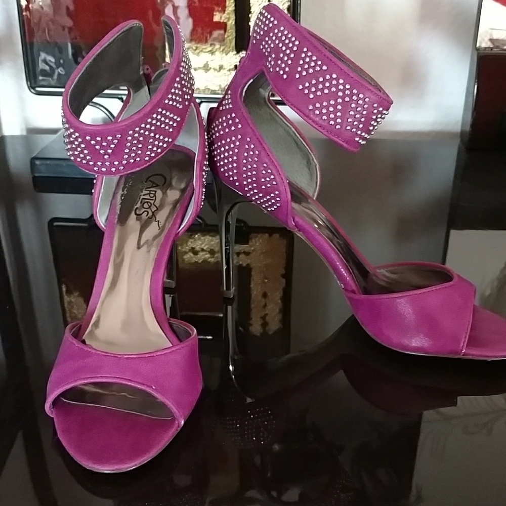 Fuchsia sandals
