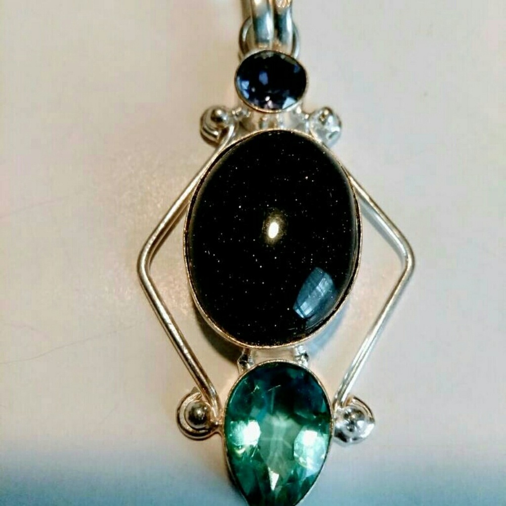 NWT Sun Sitara Pendant